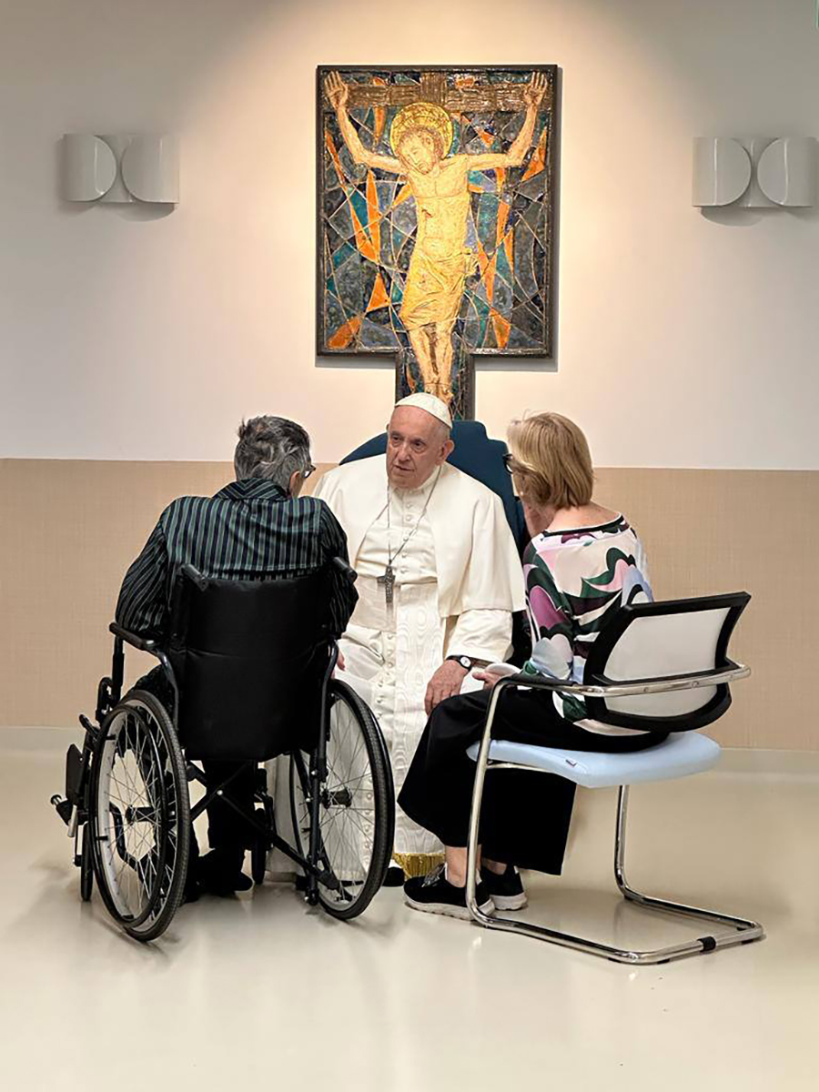 Pope Francis- Pediatric Oncology and Child Neurosurgery Department - Gemelli Hospital