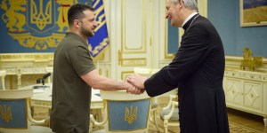 [VIDÉO] Guerre en Ukraine : le combat du Vatican pour la paix