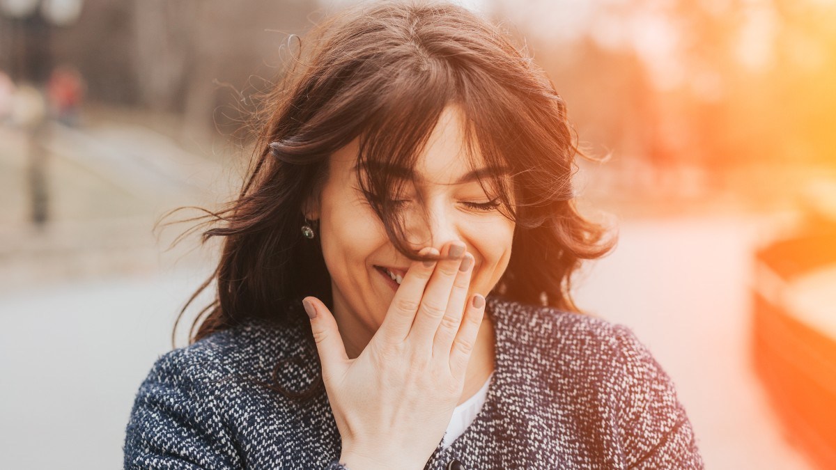 WOMAN-LAUGHING.jpg