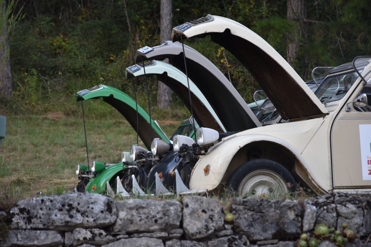 JMJ en 2CV