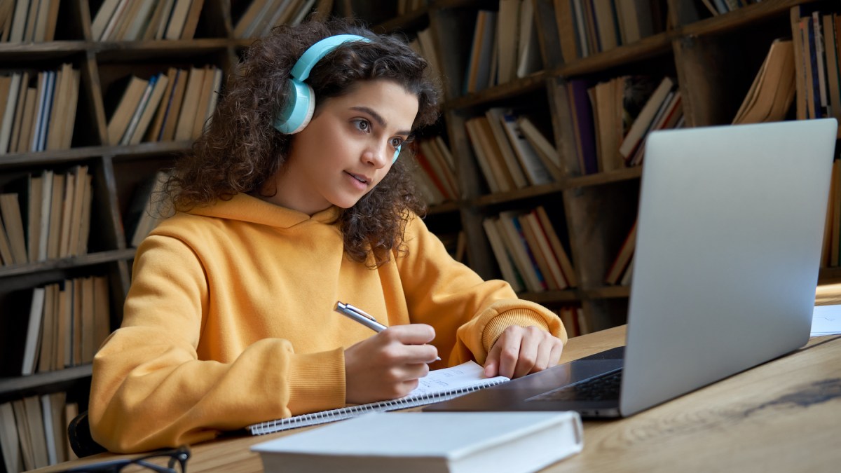 college student young woman zoom computer