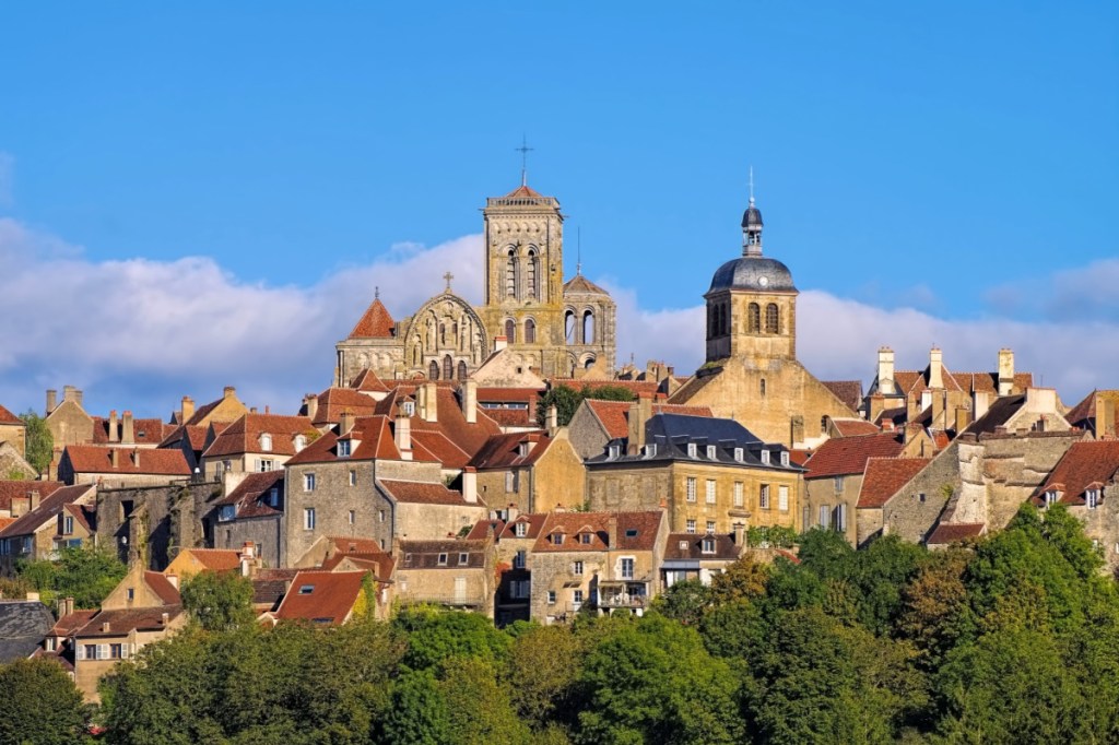 Ville de Vézelay, en Bourgogne Shutterstock