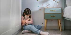 Violences sexuelles entre mineurs : comment protéger son enfant ?