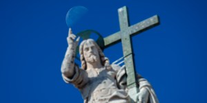 Viser la lune… Ça ne Lui fait pas peur !