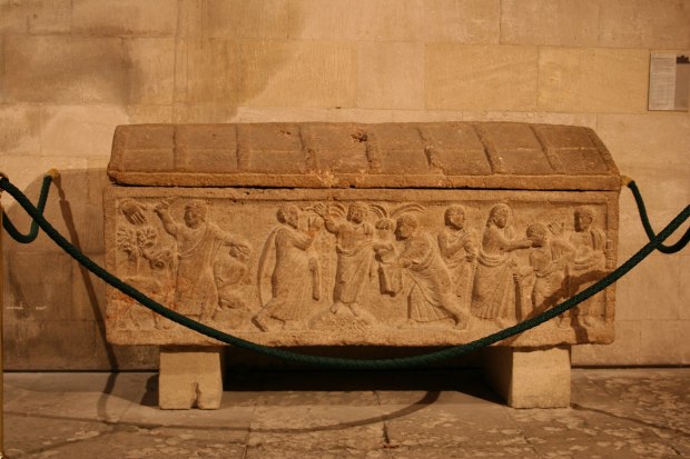 Fig3Sarcophage_traditio_legis