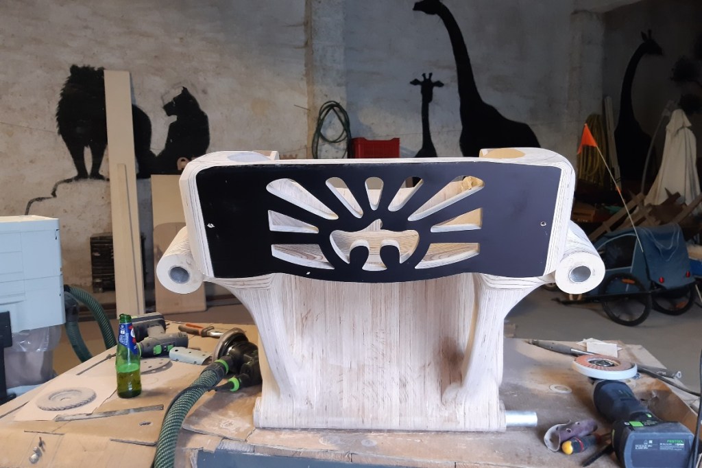 Paul, a crazy project and an iron will 6 FOOTREST-ARMCHAIR-POPE