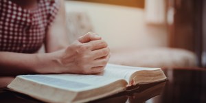 La lecture de la Bible a-t-elle déjà été interdite ?