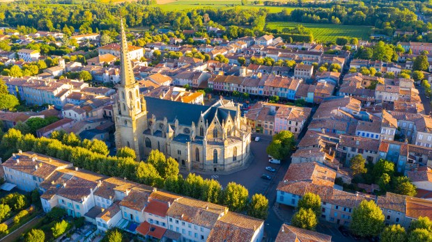 MIREPOIX-shutterstock_2212844821