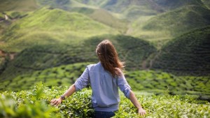 Woman-nature-mountains-freedom