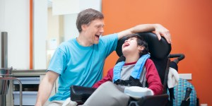 Handicap : 78% des parents disent que la relation avec leur enfant les enrichit