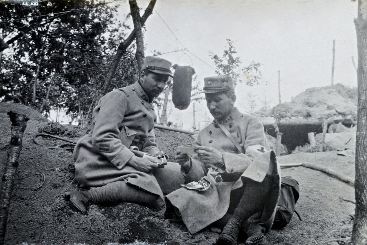 prêtre, aumônier, Guerre 1914-1918, Première guerre mondiale, France, Histoire, poilus, tranchées, soldats, armée