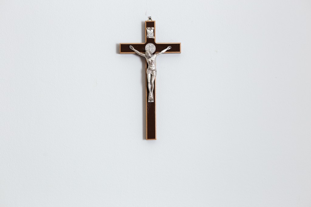 Ces objets que tous les foyers catholiques devraient avoir chez eux Shutterstock_1887434623