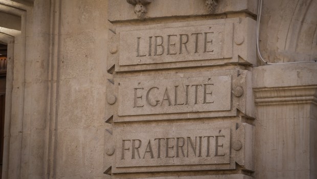 DEVISE-REPUBLIQUE-FRANCE-shutterstock_2215040275