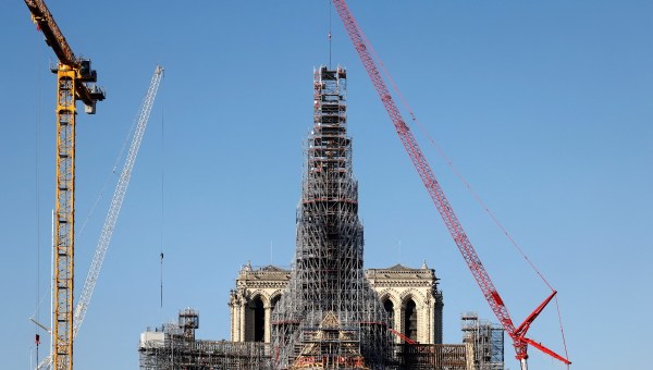 TRAVAUX À NOTRE-DAME