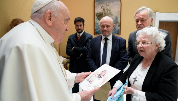Pope Francis met the little sister of Father Jacques Hamel