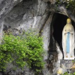 Le silence et la grâce : la dernière apparition de la Vierge à Lourdes