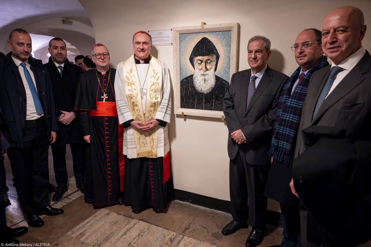 {"rendered":"Inauguration de la mosa\u00efque de saint Charbel dans la basilique Saint-Pierre"}