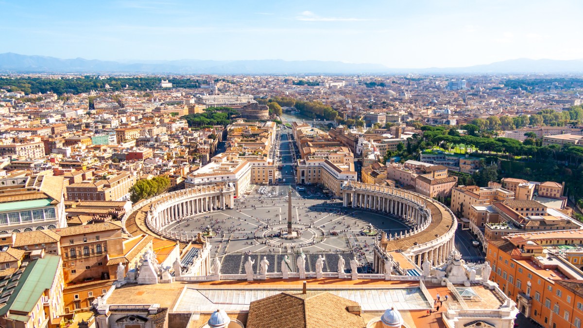VATICAN-shutterstock_1671774736