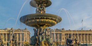 Un peu de la place Saint Pierre du Vatican sur la place de la Concorde à Paris