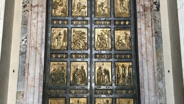 The Holy Door of St. Peter's Basilica in Vatican City Porte Sainte Basilique Saint Pierre Rome
