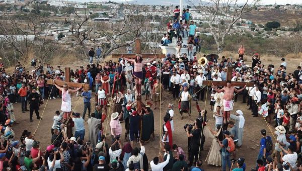 CHEMIN-DE-CROIX-TLAQUEPAQUE-MEXIQUE