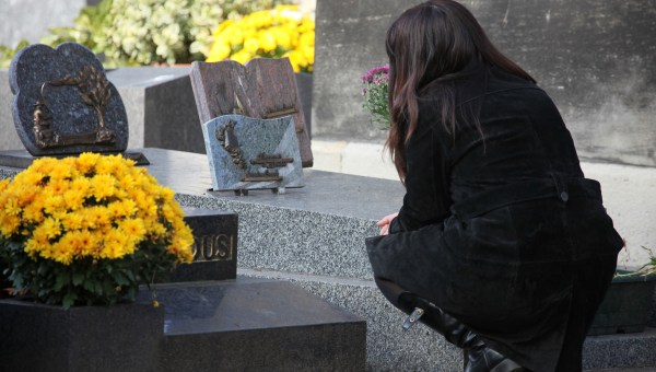 CIMETIERE-TOMBE-GODONG