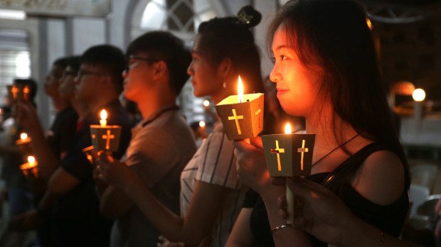 Malaisie, catholiques,pâques, veillée pascale