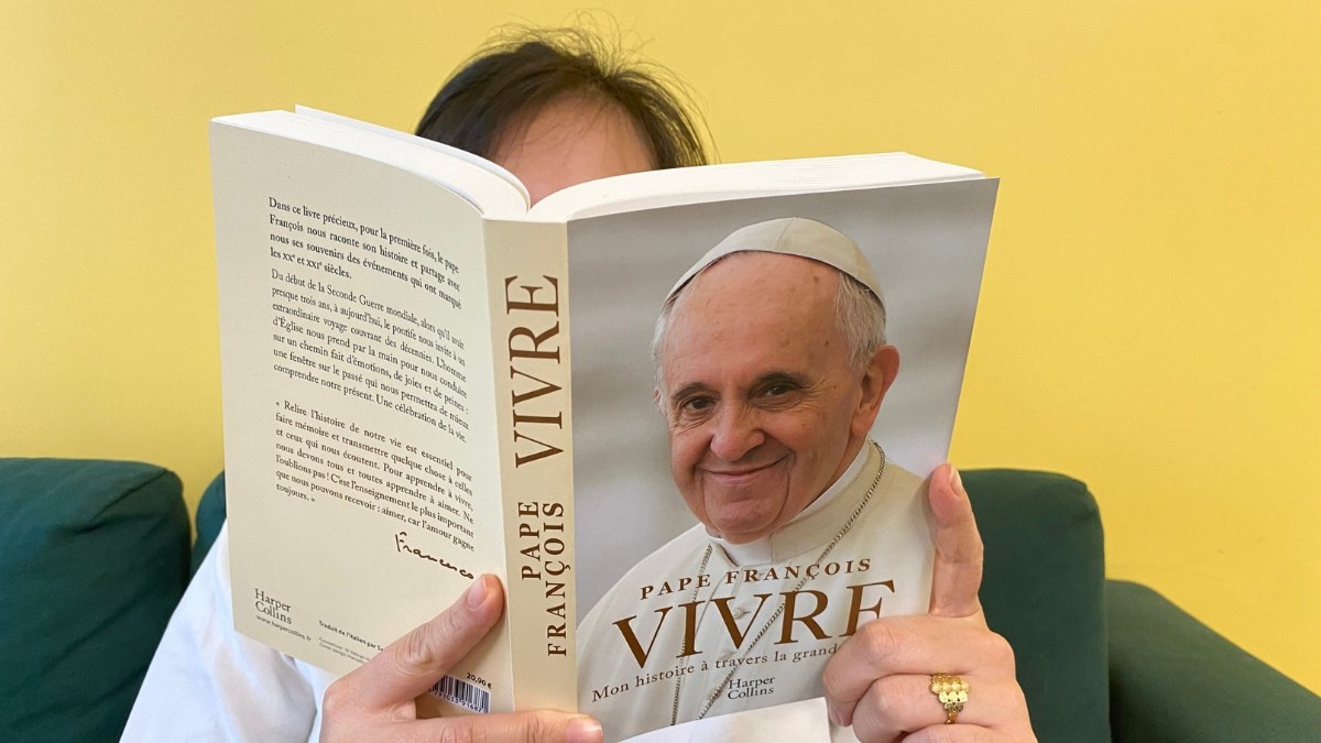 VIVRE-LIVRE-PAPE-FRANCOIS-ALETEIA