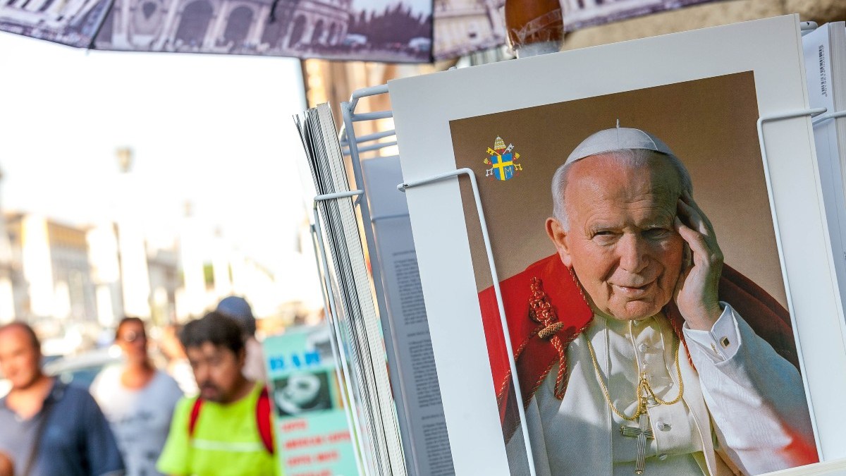 JOHN-PAUL-II-POSTCARDS-shutterstock_1505536154.jpg