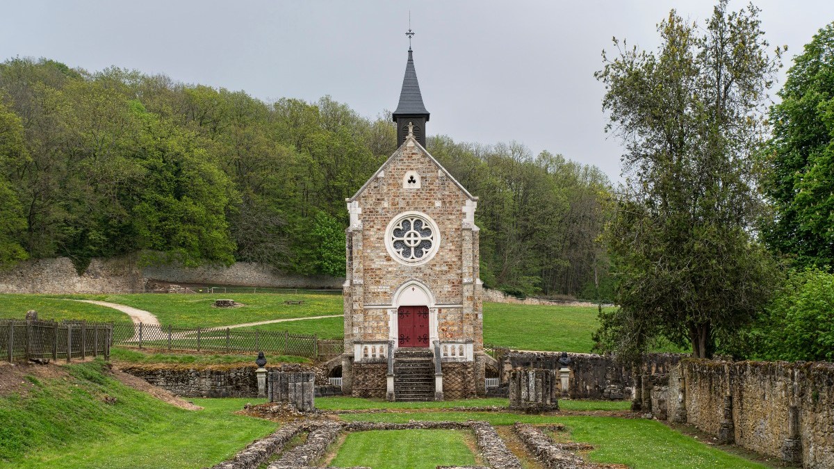 PORT-ROYAL-DES-CHAMPS-shutterstock_2303024045.jpg