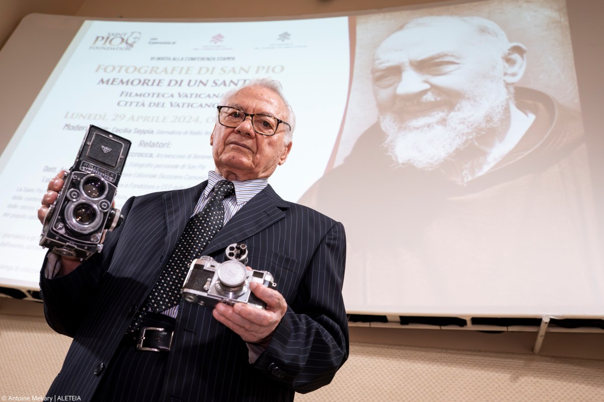 Dix photos inédites de Padre Pio présentées par le Vatican