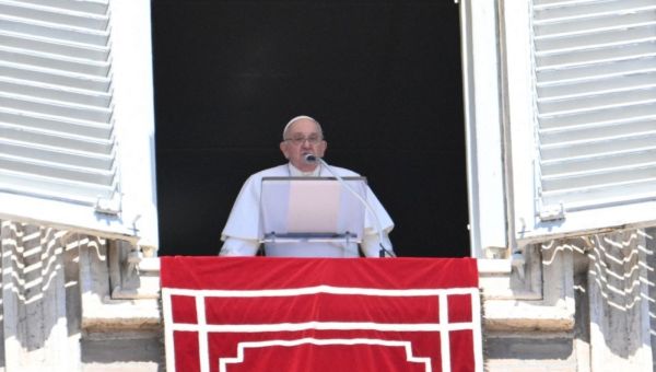 Papież na Regina Caeli: w Jezusie jest pełnia życia