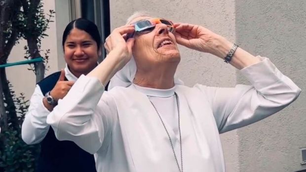 SISTER-CECILIA-ECLIPSE-INSTAGRAM