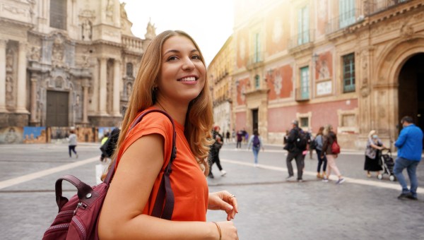 STUDENT-WOMAN-shutterstock