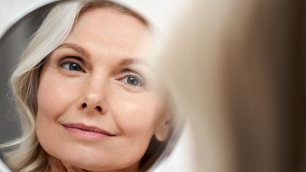 birthday, woman, anniversaire, 50 ans, femme, miroir, féminité, beauté