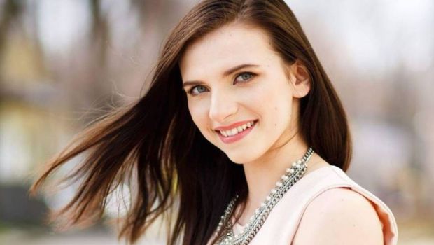 Ania-Ploszynska-INSTAGRAM-CAPTURE