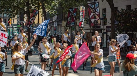 Marche pour Jésus : la jeunesse catholique fait entendre sa voix dans les rues de Paris