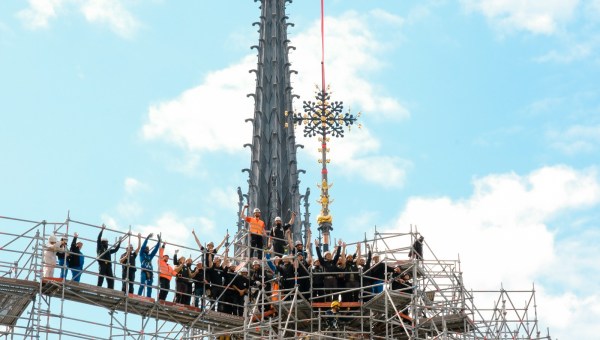 Notre-Dame de Paris, croix de chevet, cathédrale, restauration