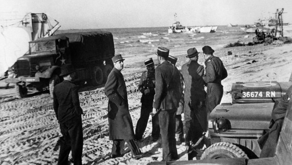 GENERAL-DE-GAULLE-JUIN-1944-COURSEULLES-NORMANDIE-AFP