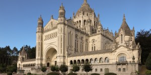 Le bon argument de Mgr Habert pour faire venir Léon XIV en Normandie