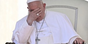 “La drogue foule au pied la dignité humaine”, lance le Pape