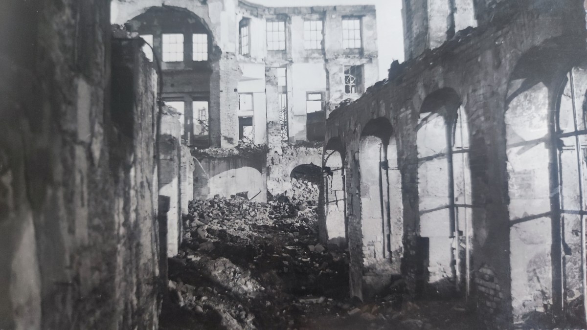 Ruines-abbaye-Notre-Dame-du-pre-de-LIsieux-1944