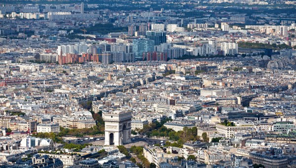 VUE-AERIENNE-PARIS-EGLISE-SAINTE-ODILE-shutterstock