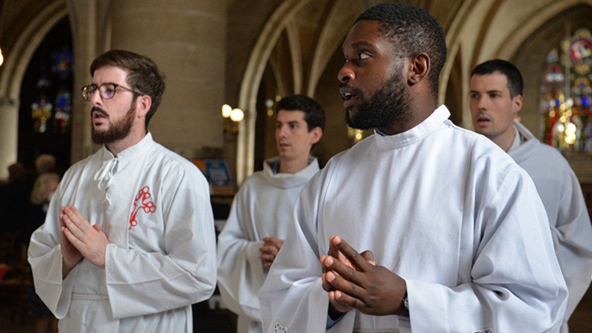 seminaristes-chantant-.jpg