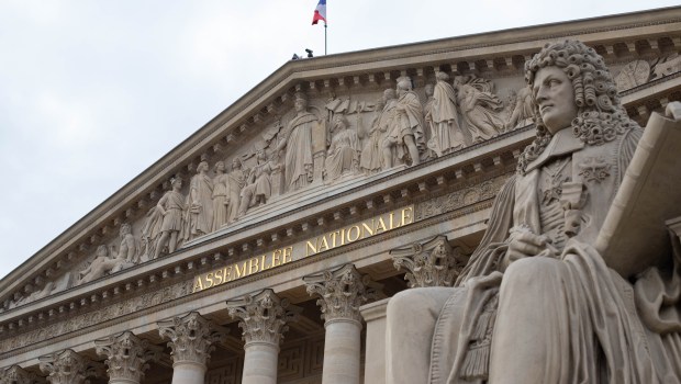 ASSEMBLEE-NATIONALE-POLITIQUE-FRANCE-shutterstock