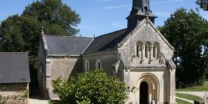 Discrètement, ils rendent les églises plus belles et plus accessibles