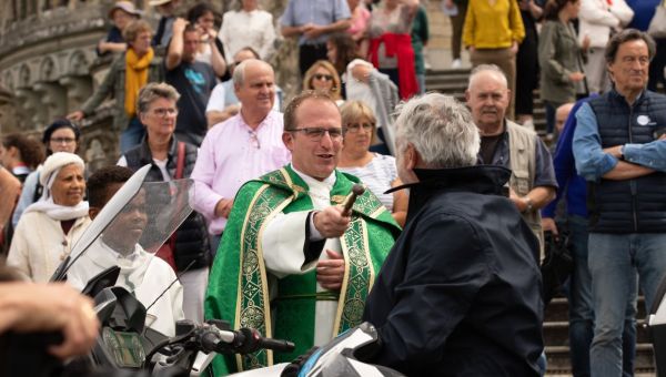bénédiction de motards, Notre-Dame-de-Montligeon