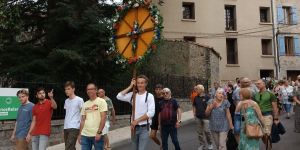 Depuis plus de cinq cents ans, ce cierge traverse les Pyrénées