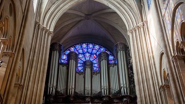 ORGUE-NOTRE-DAME-PARIS-shutterstock