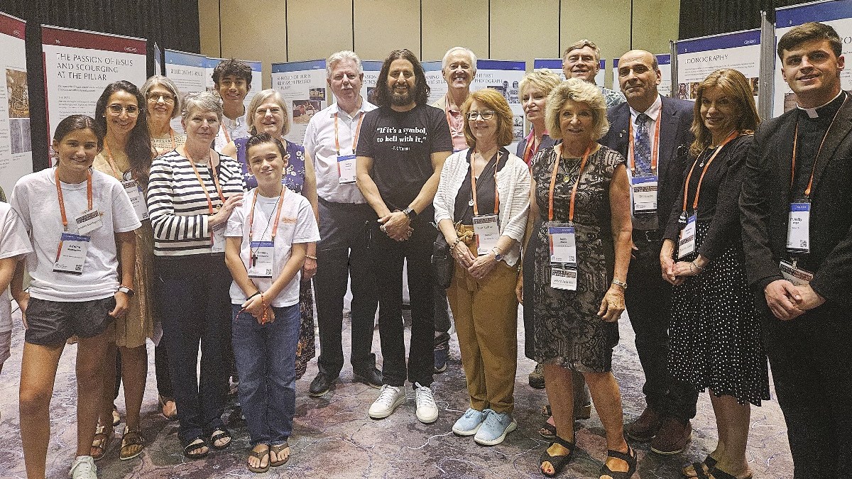 Roumie at Shroud of Turin exhibit